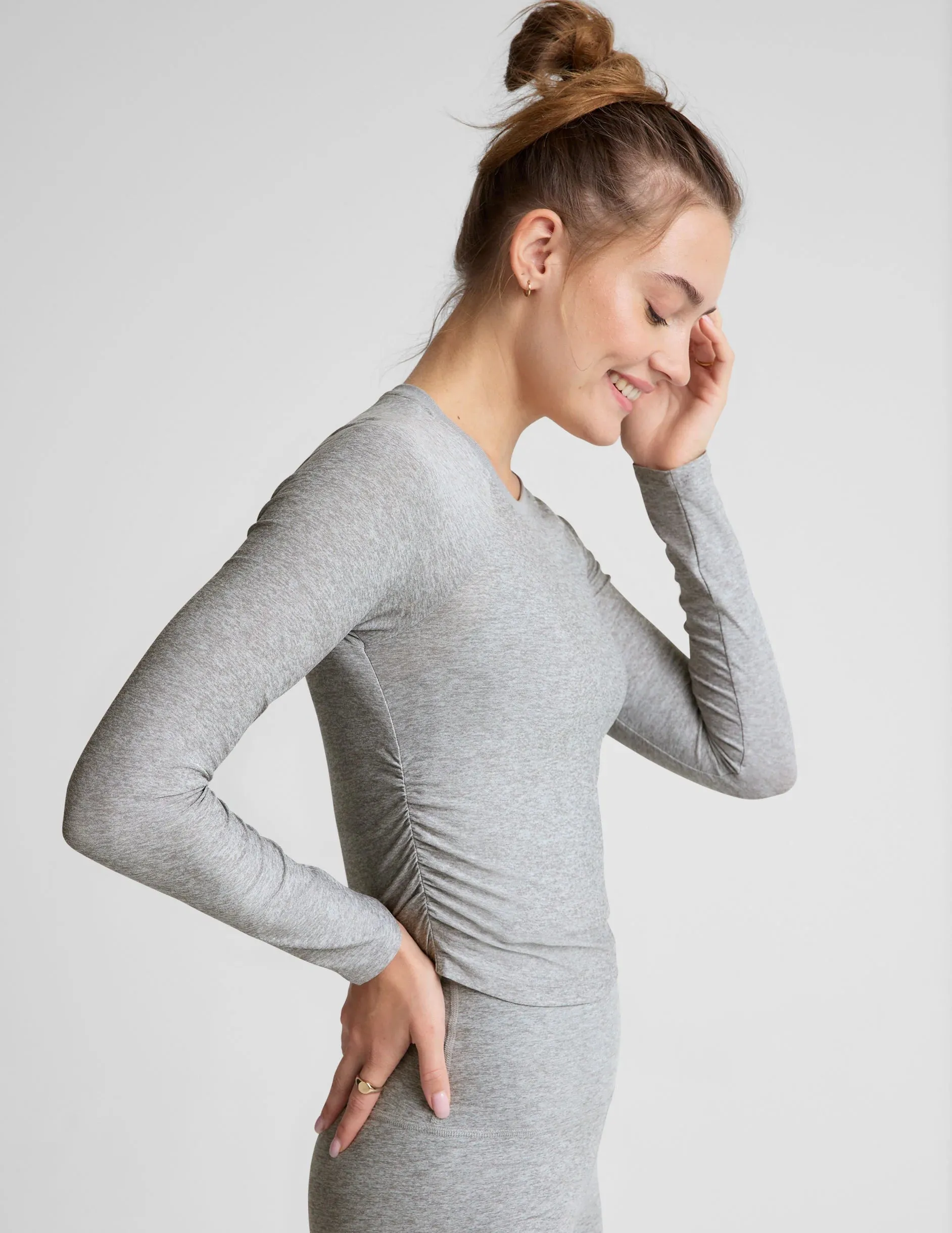 Beyond Yoga Featherweight Your Fit Long Sleeve Top - True Gray Heather