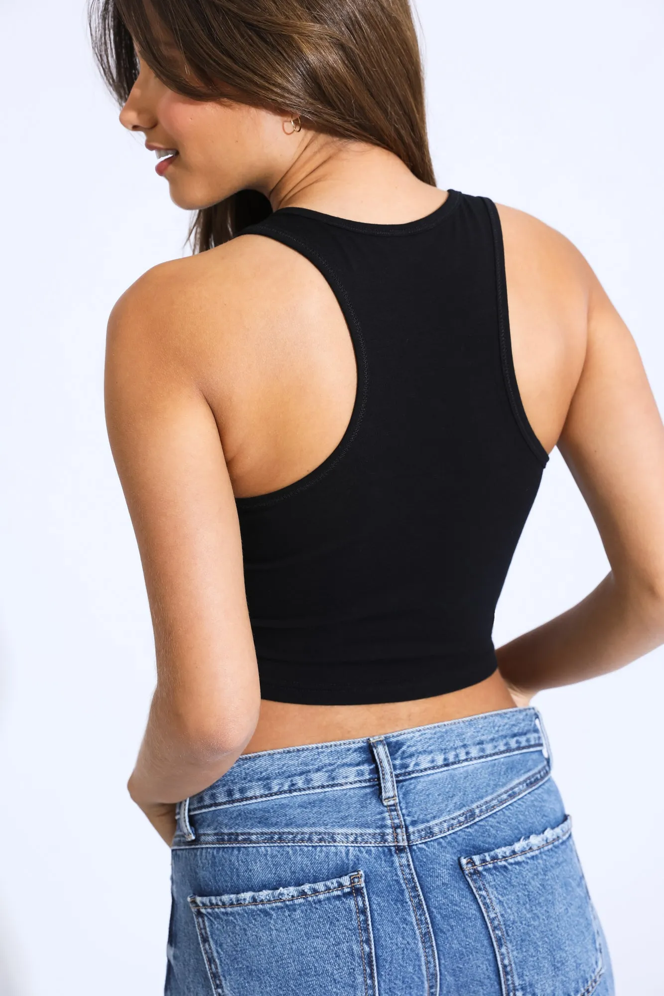 ESSENTIAL SCOOP NECK TANK TOP - BLACK
