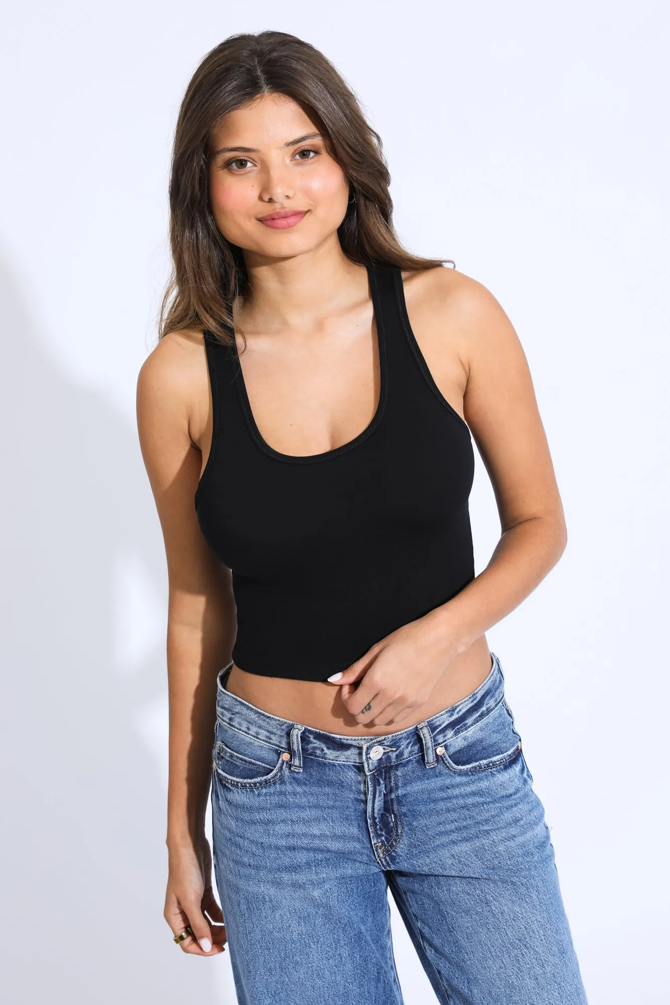 ESSENTIAL SCOOP NECK TANK TOP - BLACK