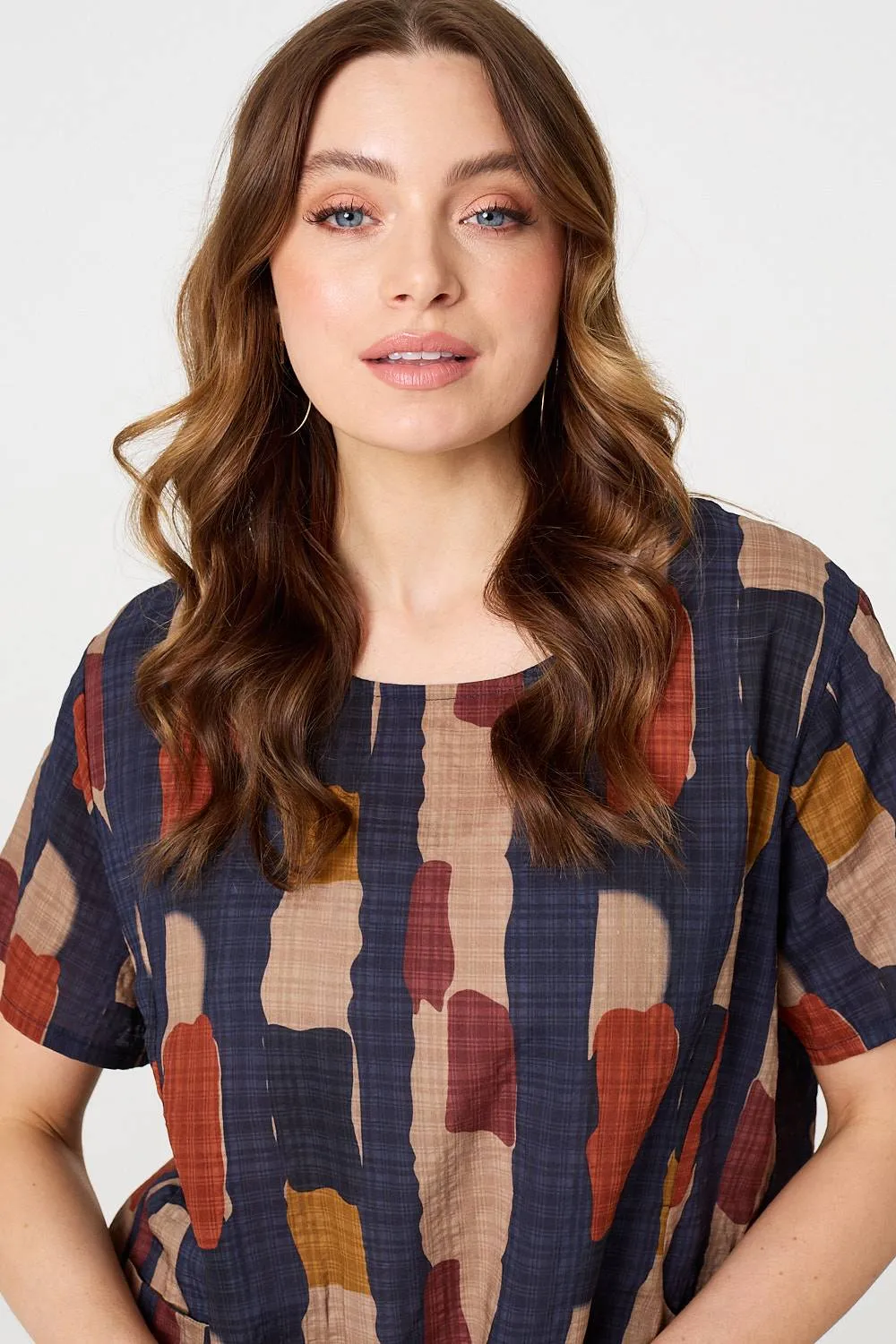 Printed Short Sleeve Knee Length Dress